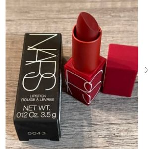 NARS: TRANS SIBERIAN  MATTE LIPSTICK